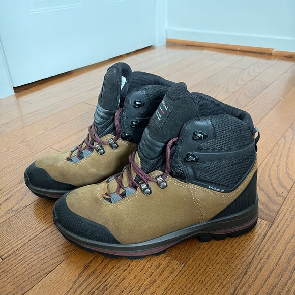 Hicking boots from Décathlon rarely worn (5 times) - Picture 3 of 5